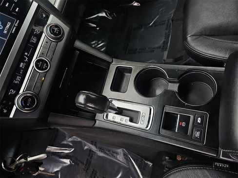 Used 2017 Subaru Outback 2.5i Premium image 25