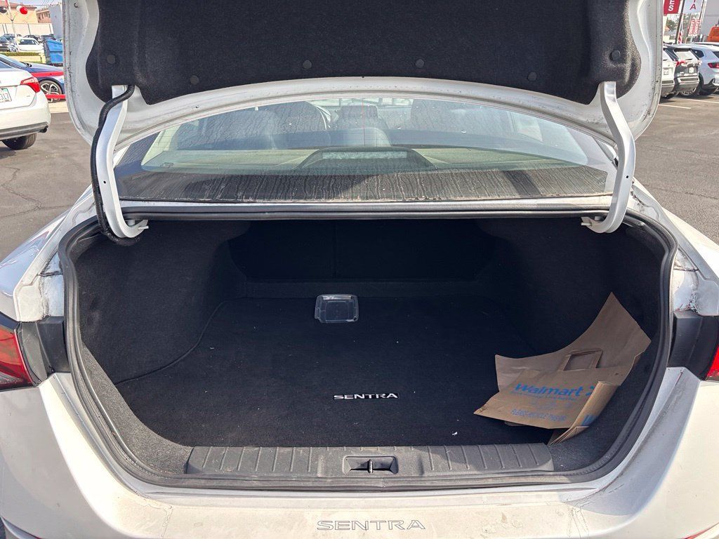 Used 2023 Nissan Sentra SR FWD image 10