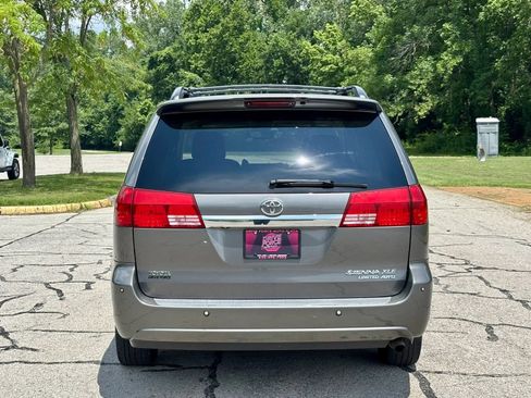 Used 2005 Toyota Sienna XLE Limited AWD/4WD image 6