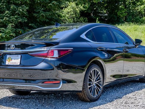 Used 2023 Lexus ES 300h w/ Premium Package FWD image 5