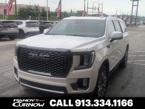 Used 2024 GMC Yukon XL Denali Ultimate AWD/4WD image 1