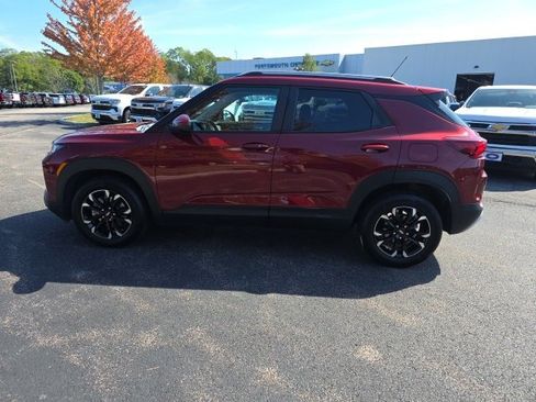 Used 2023 Chevrolet TrailBlazer LT w/ Convenience Package image 2