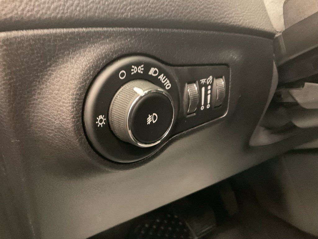 Used 2018 Jeep Compass Trailhawk w/ Navigation Group AWD/4WD image 14