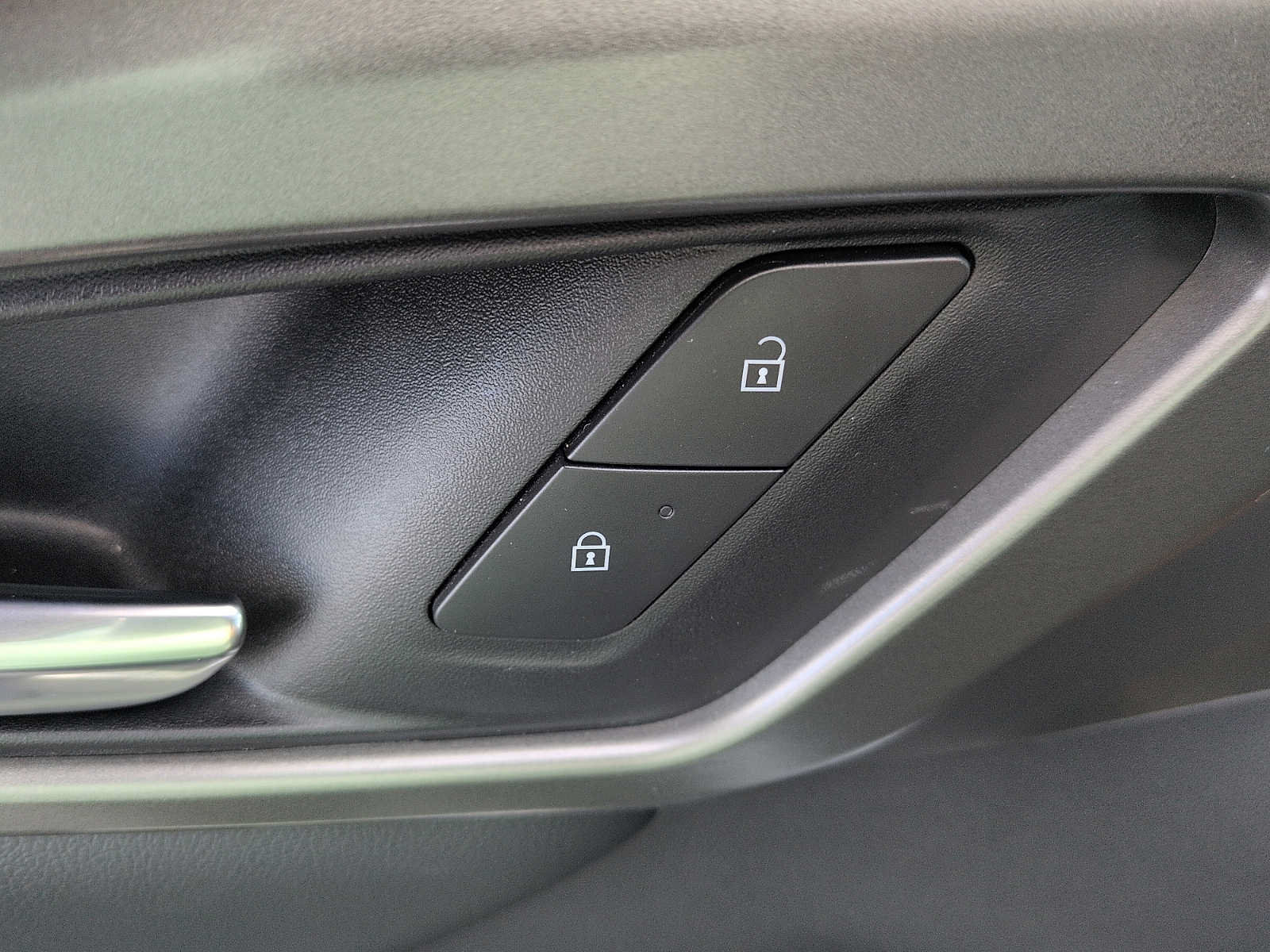 Used 2026 Chevrolet Traverse LT FWD image 14