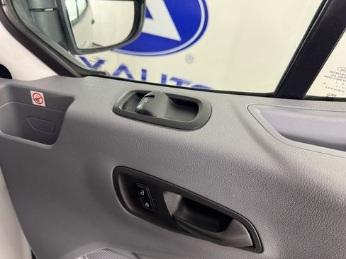 Used 2019 Ford Transit 250 Base image 32
