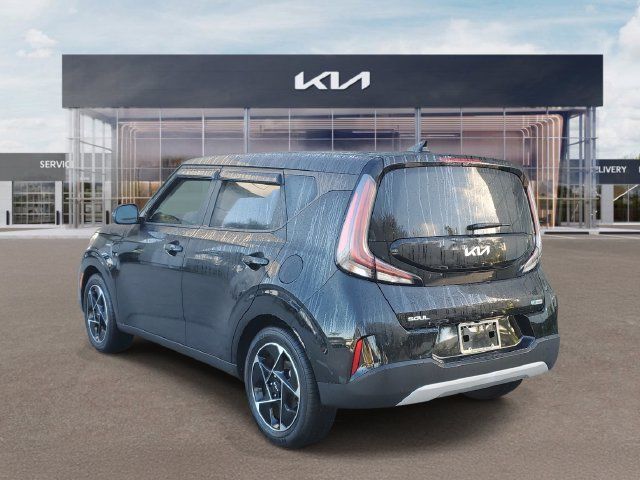 Used 2023 Kia Soul EX FWD image 4