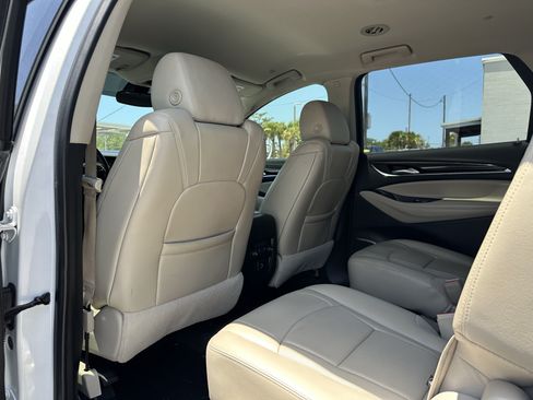 Used 2020 Buick Enclave Essence FWD image 16