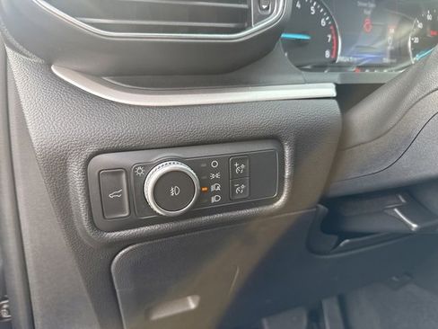 Certified 2022 Ford Explorer XLT w/ Equipment Group 202A image 9