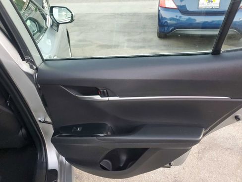 Used 2019 Toyota Camry LE image 17