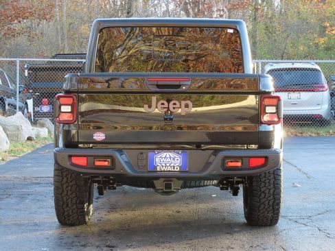 New 2026 Jeep Gladiator Mojave w/ Safety Group image 18
