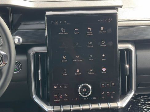 Used 2025 GMC Acadia Elevation FWD image 11