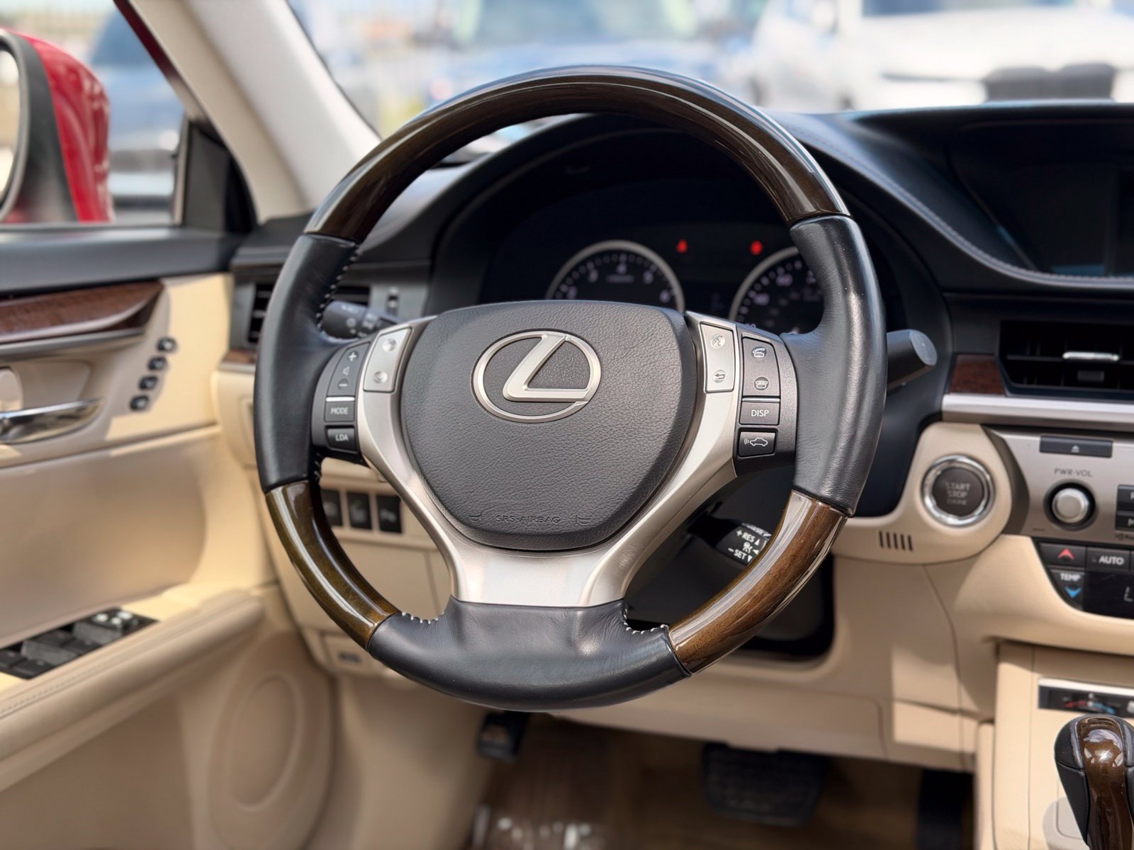 Used 2015 Lexus ES 350 w/ Ultra Luxury Package FWD image 39