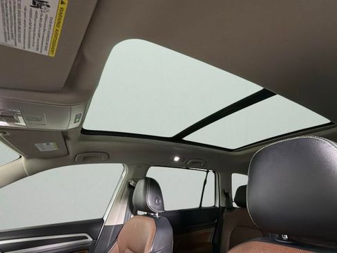 Used 2022 Volkswagen Atlas SEL Premium image 26