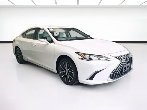 Used 2025 Lexus ES 300h w/ Premium Package FWD image 3