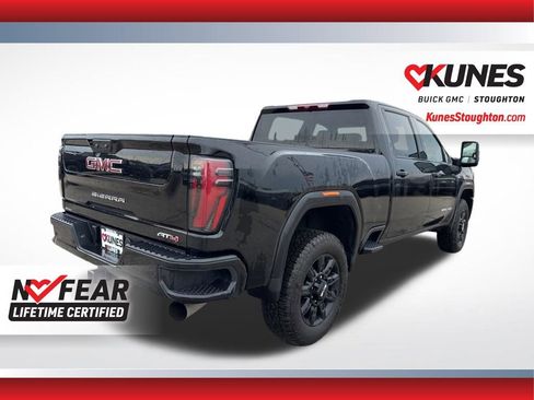 Used 2025 GMC Sierra 2500 AT4 image 11