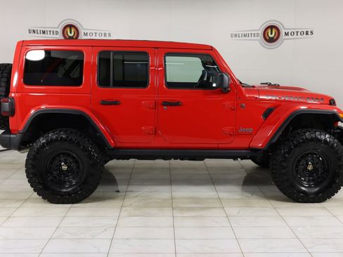 Used 2025 Jeep Wrangler Unlimited Rubicon AWD/4WD image 2
