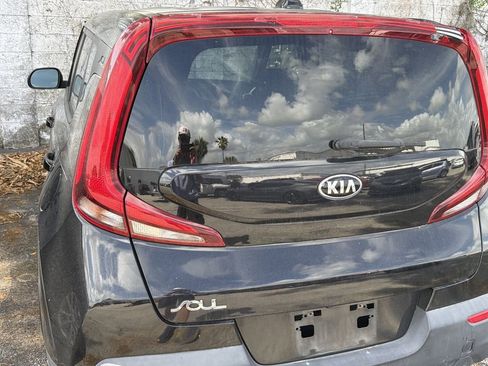 Used 2020 Kia Soul LX image 7