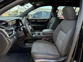 Used 2025 GMC Acadia Elevation video 2