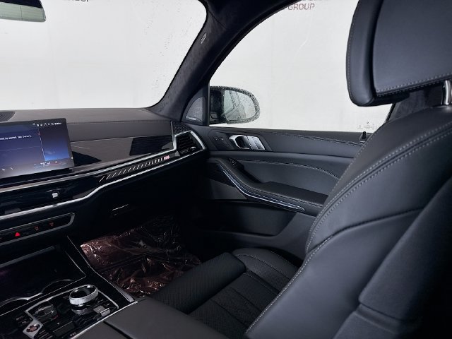 Used 2026 BMW X7 M60i AWD/4WD image 24