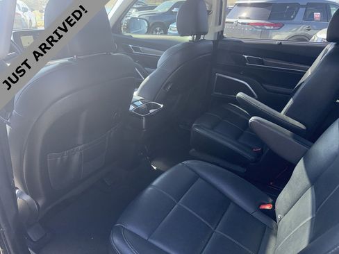 Used 2020 Kia Telluride EX w/ EX Premium Package image 12