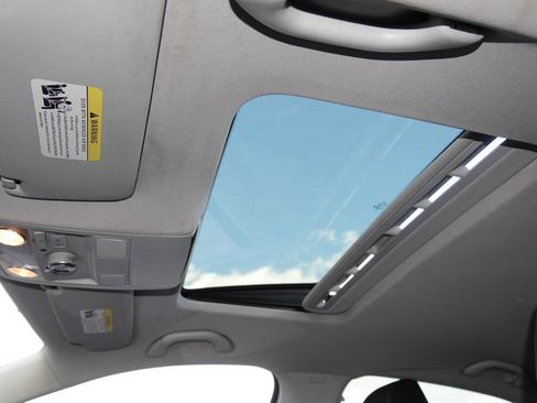 Used 2012 Volkswagen Jetta TDI FWD image 7