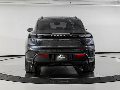 New 2026 Porsche Macan 4S Electric image 6