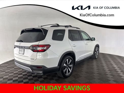 Used 2025 Honda Pilot Touring image 8