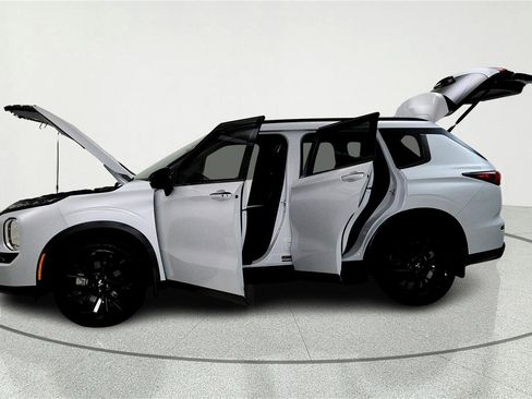 Used 2024 Mitsubishi Outlander SEL Black Edition AWD/4WD image 35