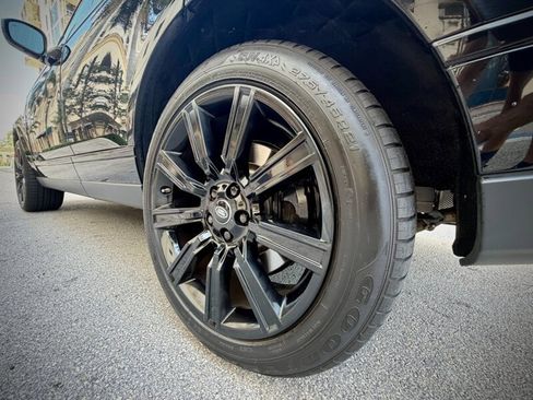 Used 2019 Land Rover Range Rover Supercharged image 24