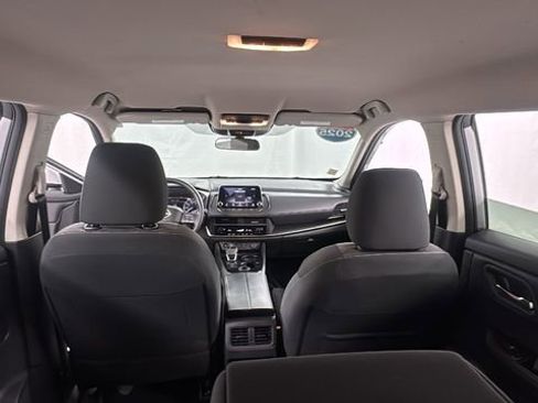 Certified 2025 Nissan Rogue SV AWD/4WD image 18