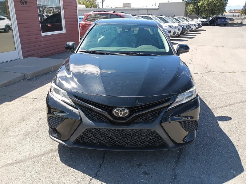 Used 2019 Toyota Camry SE FWD image 7