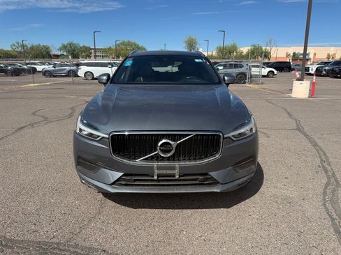 Used 2021 Volvo XC60 T5 Momentum FWD image 2