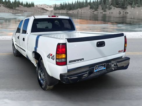 Used 2004 GMC Sierra 2500 SLE w/ Skid Plate Package image 5