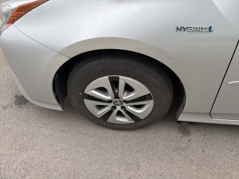 Used 2017 Toyota Prius Two w/ Prius Two Safety Plus Package image 21