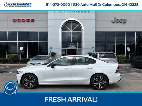 Used 2024 Volvo S60 B5 Core FWD image 5
