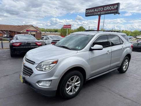 Used 2017 Chevrolet Equinox LT w/ Convenience Package FWD image 3