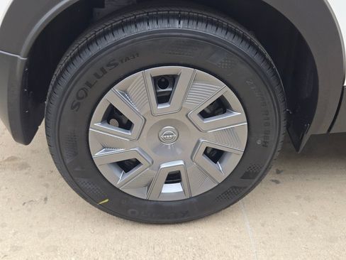 New 2026 Nissan Kicks S image 21