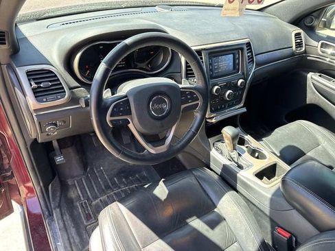 Used 2017 Jeep Grand Cherokee Limited image 15