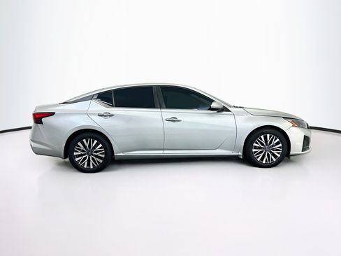Used 2023 Nissan Altima 2.5 SV FWD image 10