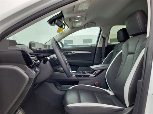 Used 2025 Buick Envision Sport Touring image 20
