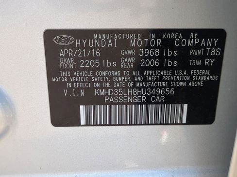 Used 2017 Hyundai Elantra GT image 31