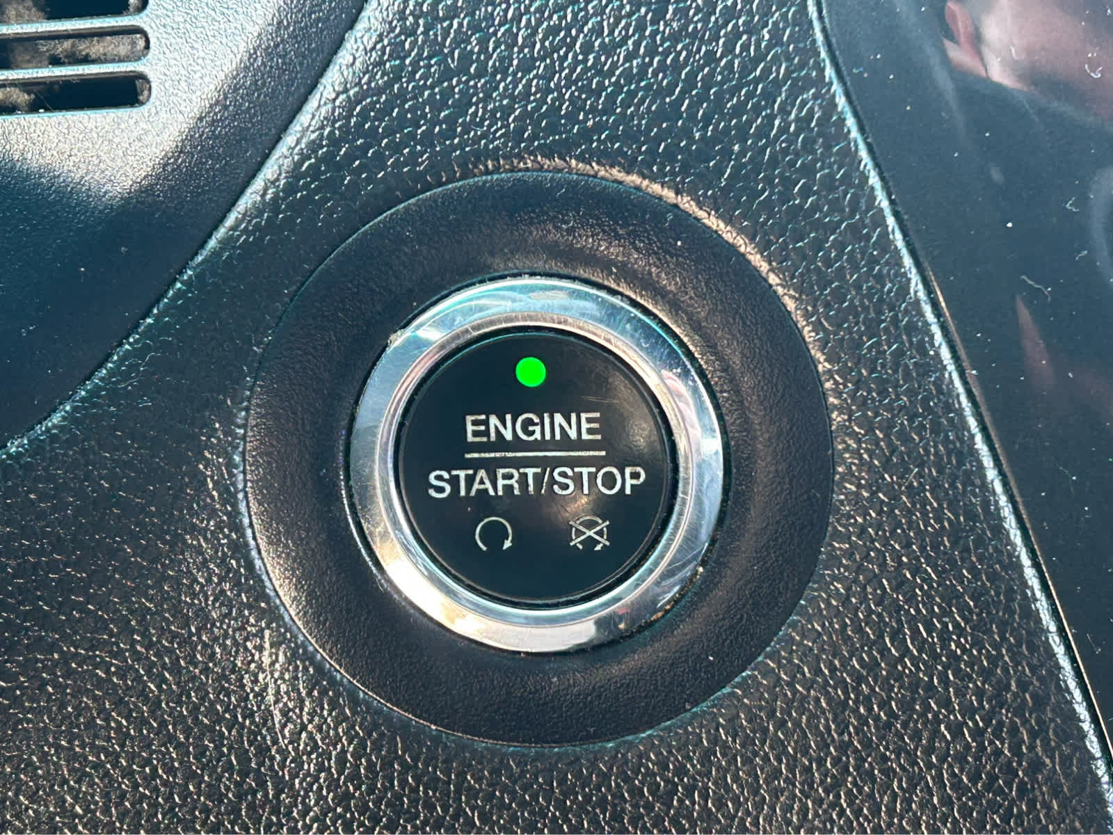 Used 2016 Ford Explorer XLT w/ Equipment Group 202A AWD/4WD image 25