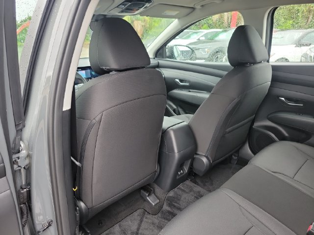 Used 2026 Hyundai Tucson SE FWD image 13
