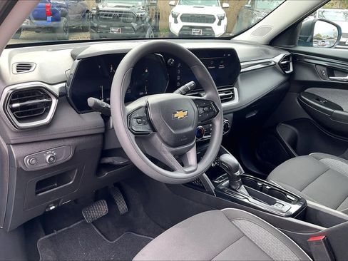 Used 2025 Chevrolet TrailBlazer LS w/ LS Confidence Package image 15