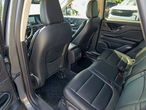 Used 2023 Lincoln Corsair AWD image 25