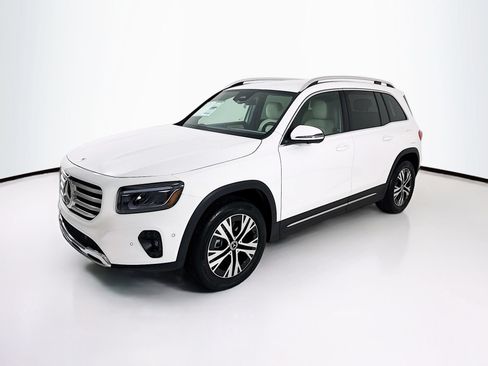 Used 2026 Mercedes-Benz GLB 250 image 3