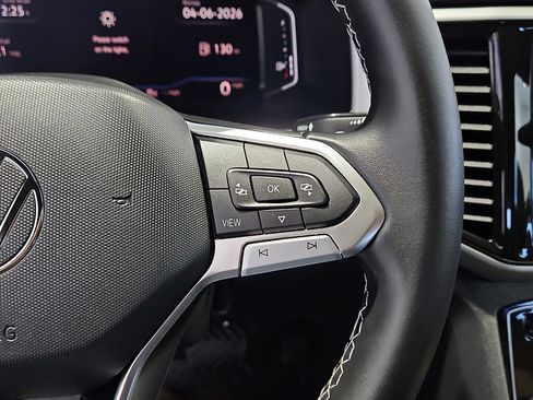 Certified 2023 Volkswagen Atlas Cross Sport SE image 18