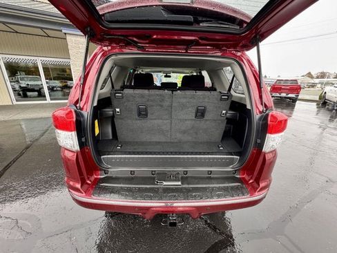 Used 2013 Toyota 4Runner SR5 w/ Convenience Pkg image 6