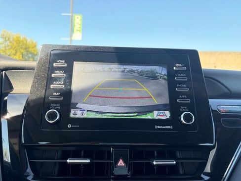 Used 2023 Toyota Camry SE w/ Cold Weather Package image 18