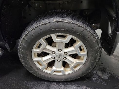 Used 2016 Nissan Titan SL image 11